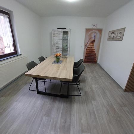 Ganze Ferienwohnung 5 Km Von Erfurt, Mit Kaffeevollautomat, Tv, Wlan, Boxspringbett, Schlafsofa Und Einkaufsmoeglichkeiten, Sehr Gute Anbindung Zur A71 Und A4, Kostenloser Oeff Parkplatz Fuer Pkw Und Transporter Elxleben Exteriör bild