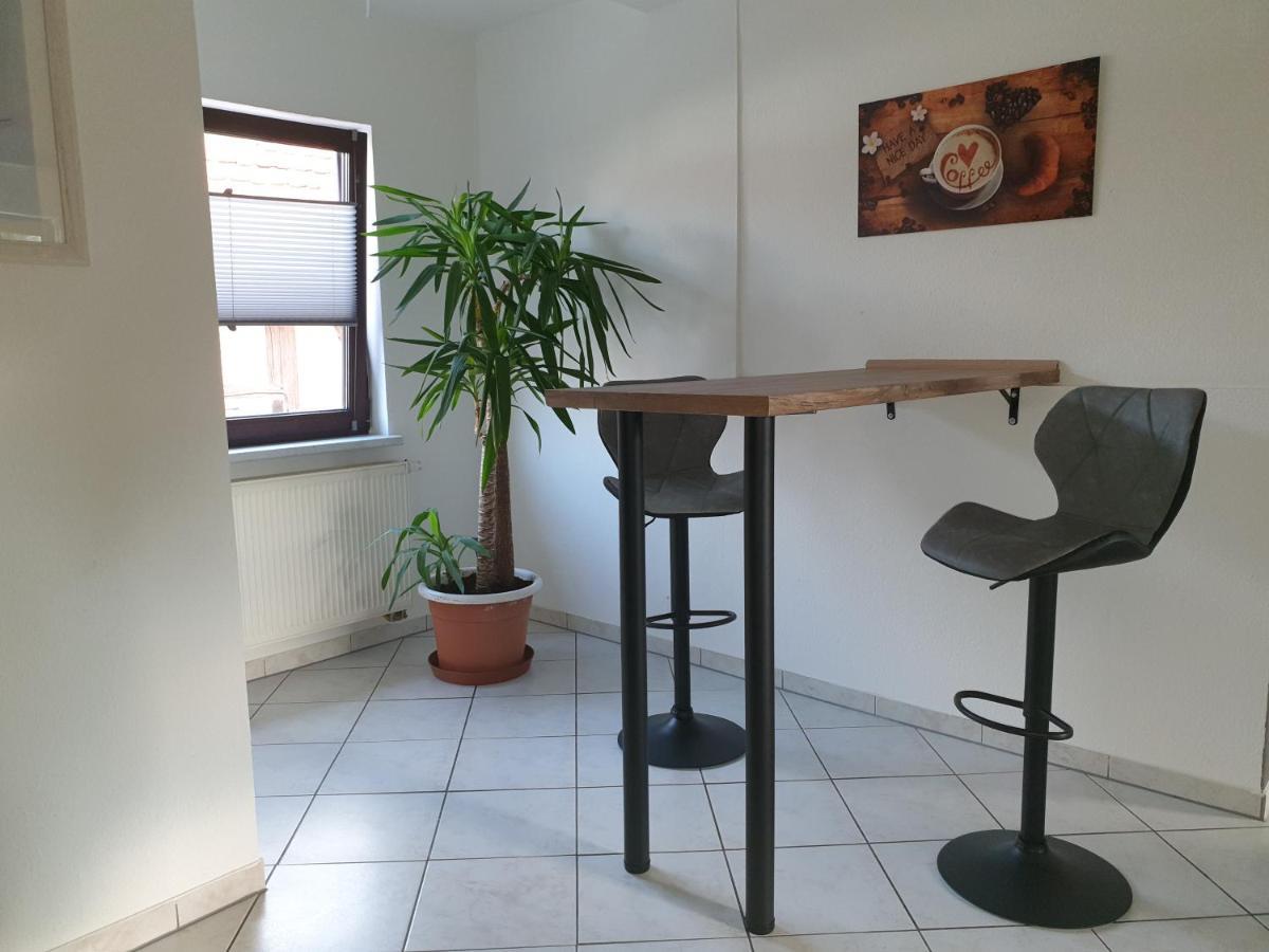Ganze Ferienwohnung 5 Km Von Erfurt, Mit Kaffeevollautomat, Tv, Wlan, Boxspringbett, Schlafsofa Und Einkaufsmoeglichkeiten, Sehr Gute Anbindung Zur A71 Und A4, Kostenloser Oeff Parkplatz Fuer Pkw Und Transporter Elxleben Exteriör bild