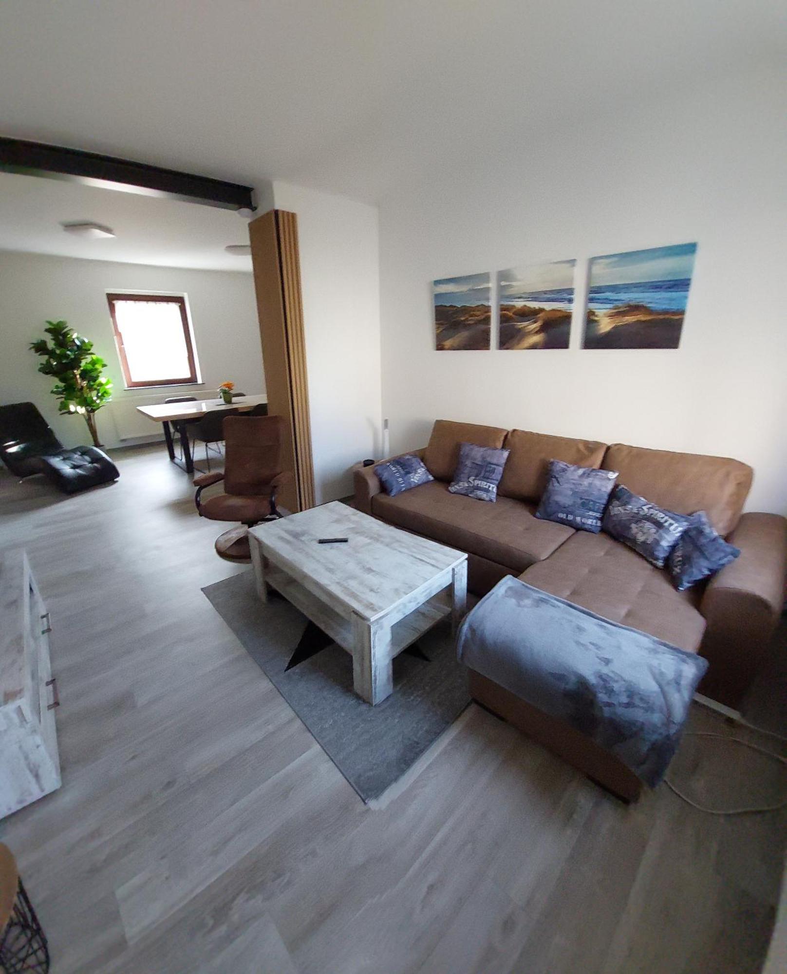 Ganze Ferienwohnung 5 Km Von Erfurt, Mit Kaffeevollautomat, Tv, Wlan, Boxspringbett, Schlafsofa Und Einkaufsmoeglichkeiten, Sehr Gute Anbindung Zur A71 Und A4, Kostenloser Oeff Parkplatz Fuer Pkw Und Transporter Elxleben Exteriör bild
