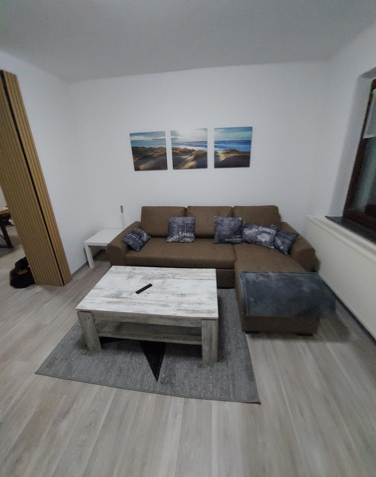 Ganze Ferienwohnung 5 Km Von Erfurt, Mit Kaffeevollautomat, Tv, Wlan, Boxspringbett, Schlafsofa Und Einkaufsmoeglichkeiten, Sehr Gute Anbindung Zur A71 Und A4, Kostenloser Oeff Parkplatz Fuer Pkw Und Transporter Elxleben Exteriör bild