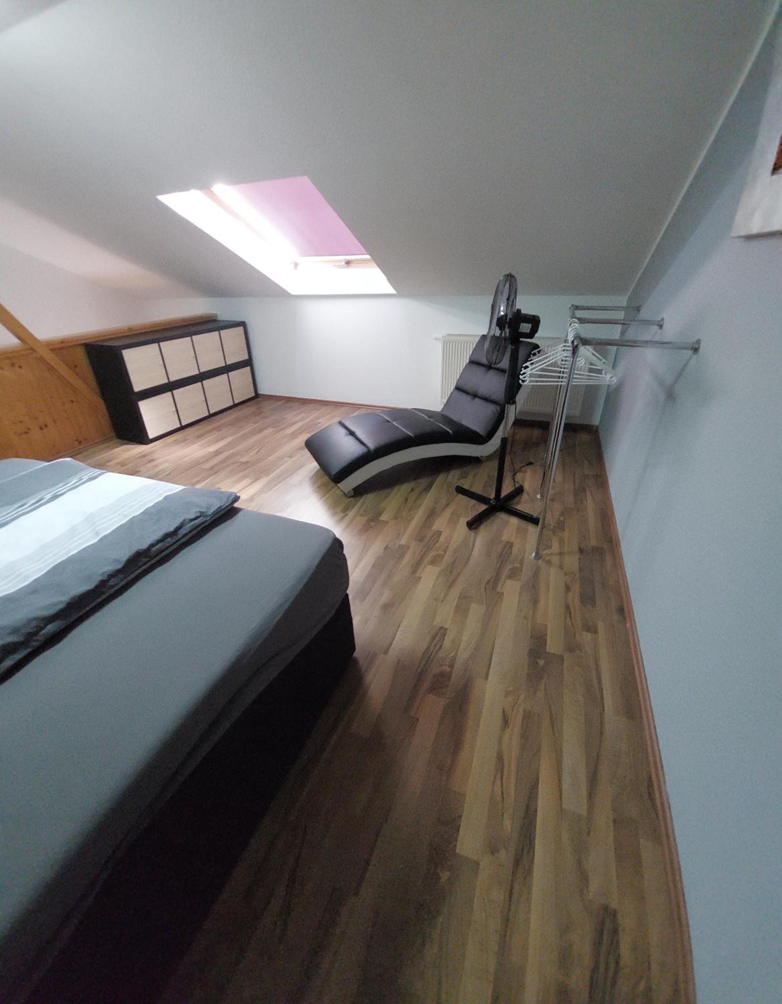Ganze Ferienwohnung 5 Km Von Erfurt, Mit Kaffeevollautomat, Tv, Wlan, Boxspringbett, Schlafsofa Und Einkaufsmoeglichkeiten, Sehr Gute Anbindung Zur A71 Und A4, Kostenloser Oeff Parkplatz Fuer Pkw Und Transporter Elxleben Exteriör bild