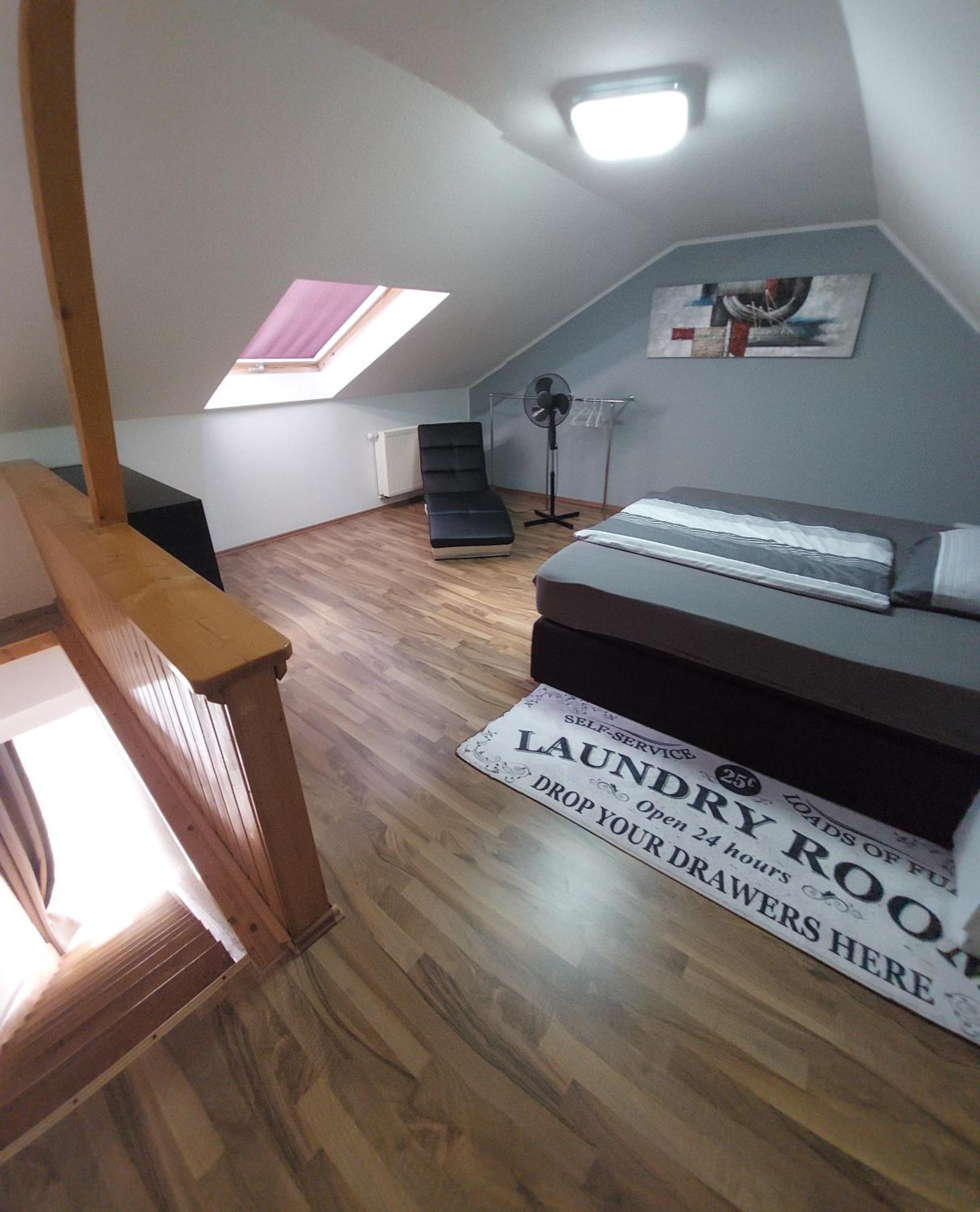 Ganze Ferienwohnung 5 Km Von Erfurt, Mit Kaffeevollautomat, Tv, Wlan, Boxspringbett, Schlafsofa Und Einkaufsmoeglichkeiten, Sehr Gute Anbindung Zur A71 Und A4, Kostenloser Oeff Parkplatz Fuer Pkw Und Transporter Elxleben Exteriör bild