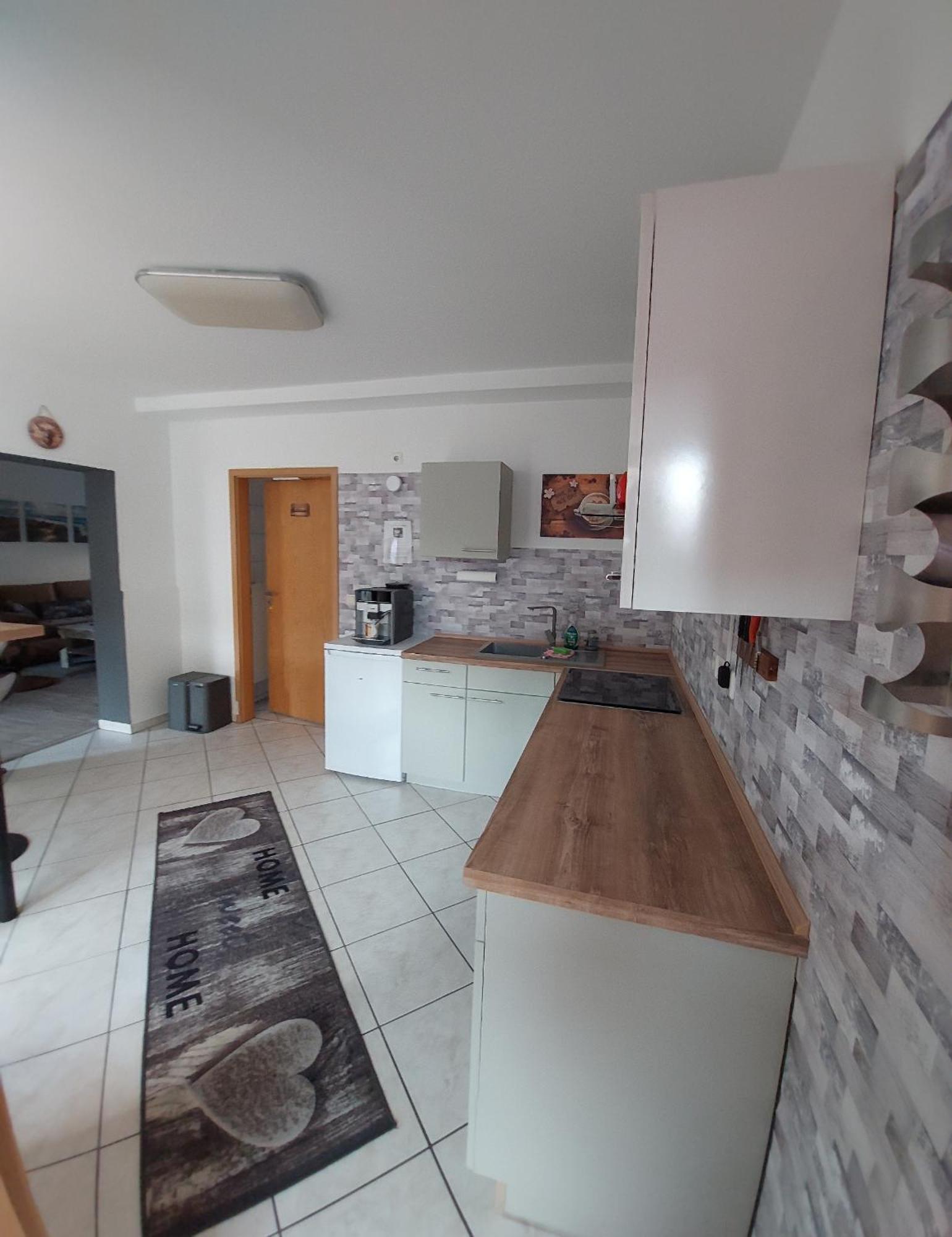Ganze Ferienwohnung 5 Km Von Erfurt, Mit Kaffeevollautomat, Tv, Wlan, Boxspringbett, Schlafsofa Und Einkaufsmoeglichkeiten, Sehr Gute Anbindung Zur A71 Und A4, Kostenloser Oeff Parkplatz Fuer Pkw Und Transporter Elxleben Exteriör bild