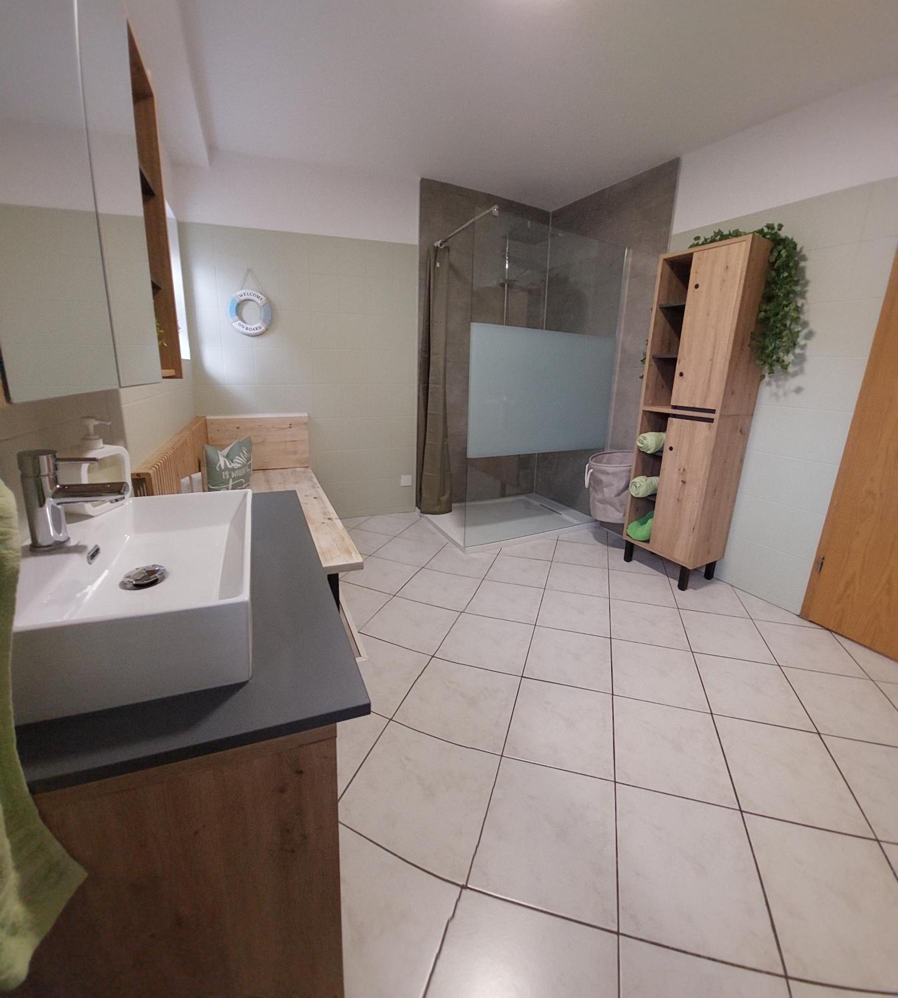 Ganze Ferienwohnung 5 Km Von Erfurt, Mit Kaffeevollautomat, Tv, Wlan, Boxspringbett, Schlafsofa Und Einkaufsmoeglichkeiten, Sehr Gute Anbindung Zur A71 Und A4, Kostenloser Oeff Parkplatz Fuer Pkw Und Transporter Elxleben Exteriör bild